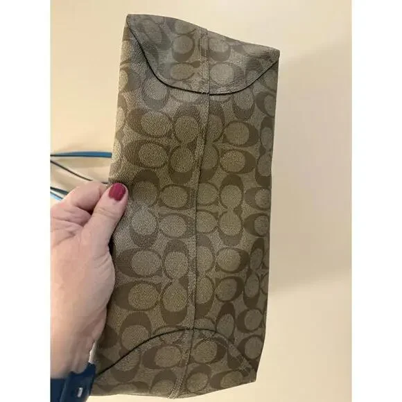 Stylish Coach Signature Tote Bag - 2023 5696 - Picture 3 of 8